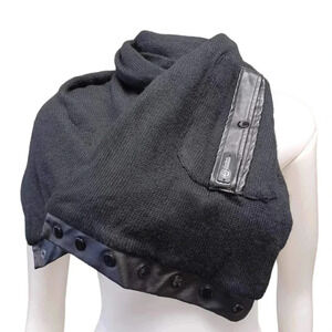 MNY Minxny Infinity Black Scarf With  Pockets